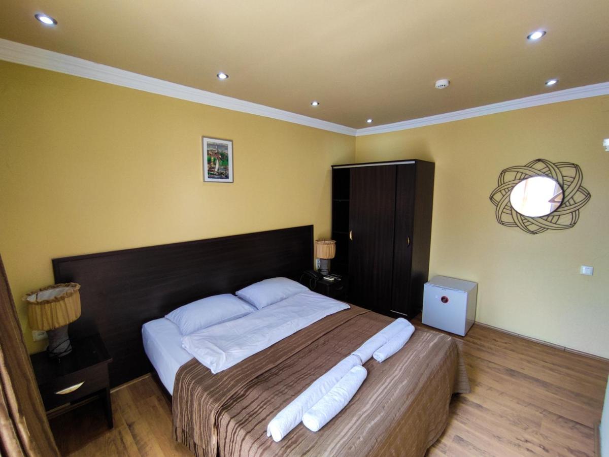 Aparthotel Old City Batumi Exterior photo