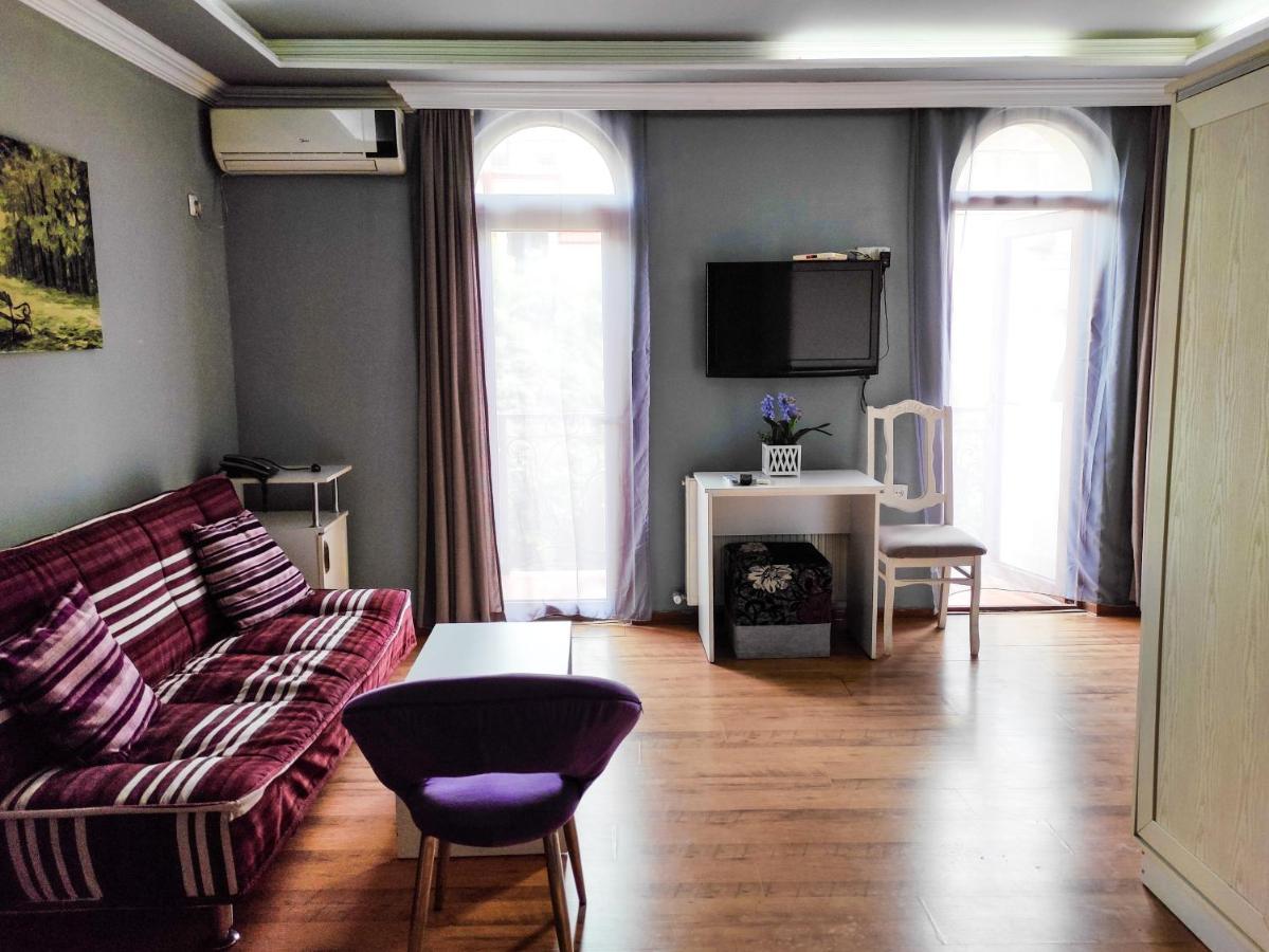 Aparthotel Old City Batumi Exterior photo