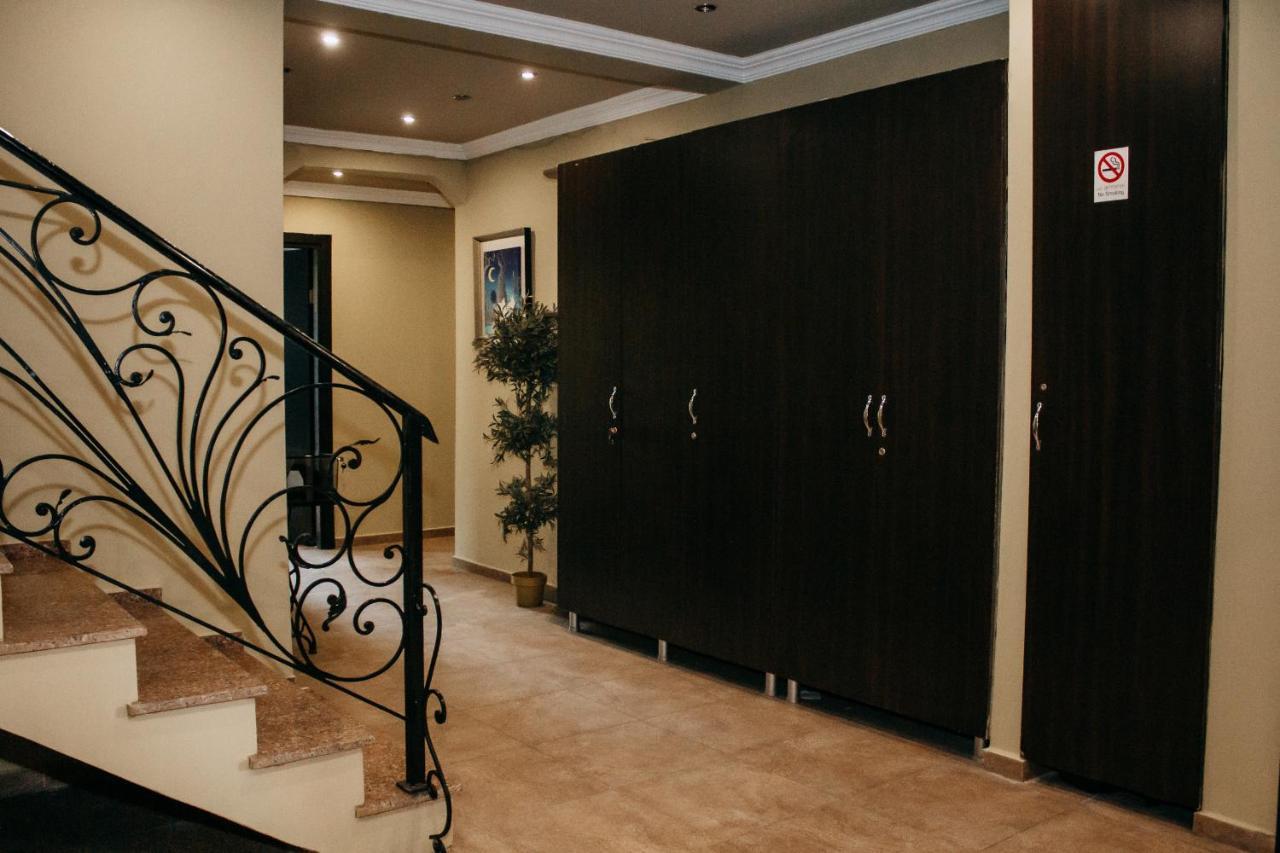 Aparthotel Old City Batumi Exterior photo